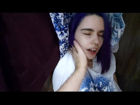 ❤️ Natagpuan ang aking kapatid na babae sa aparador at tinulungan ang kanyang cum ❌ super sex sa tl.high-pass.ru ❌